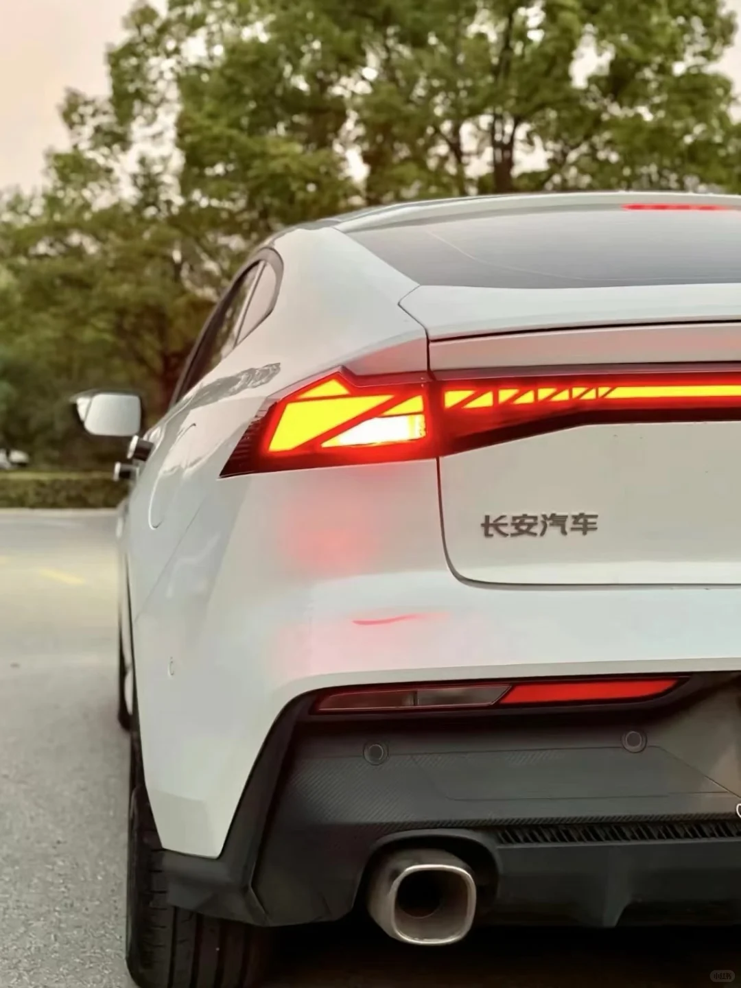 开上长安UNIV，秒变秋名山车神！