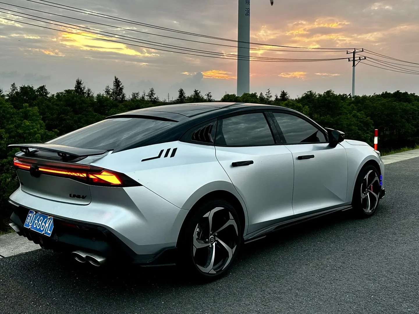 不是我硬夸，univ确实帅啊