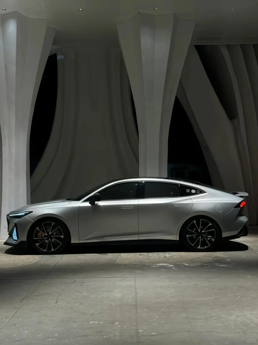 不是我硬夸，univ确实帅啊