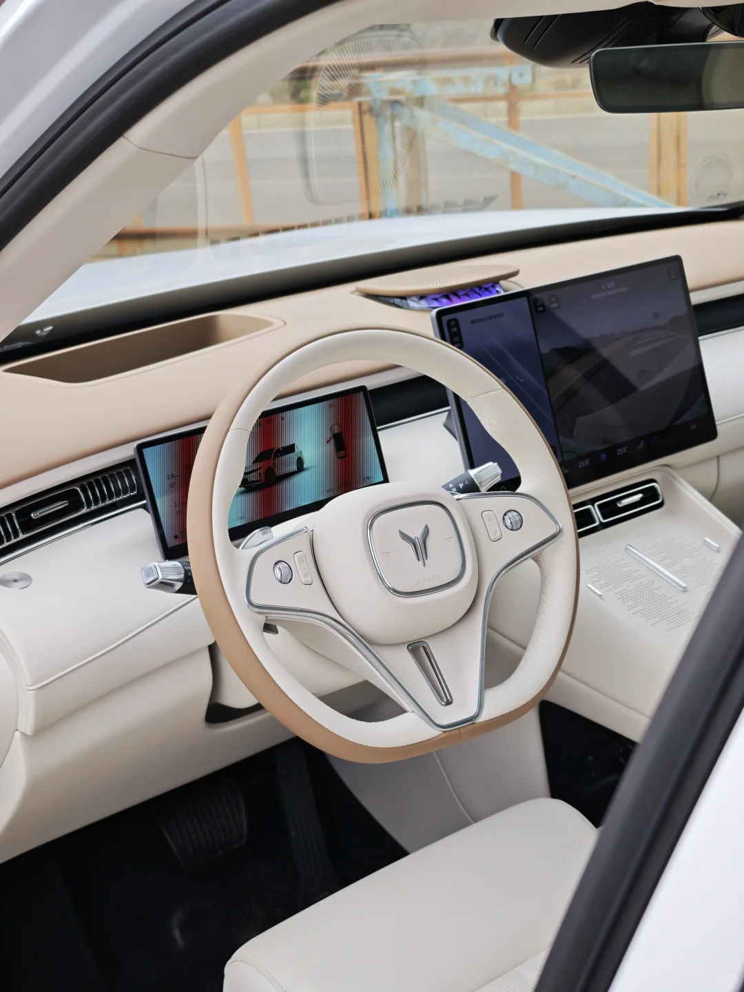 25万级华为智驾SUV天花板！岚图FREE+