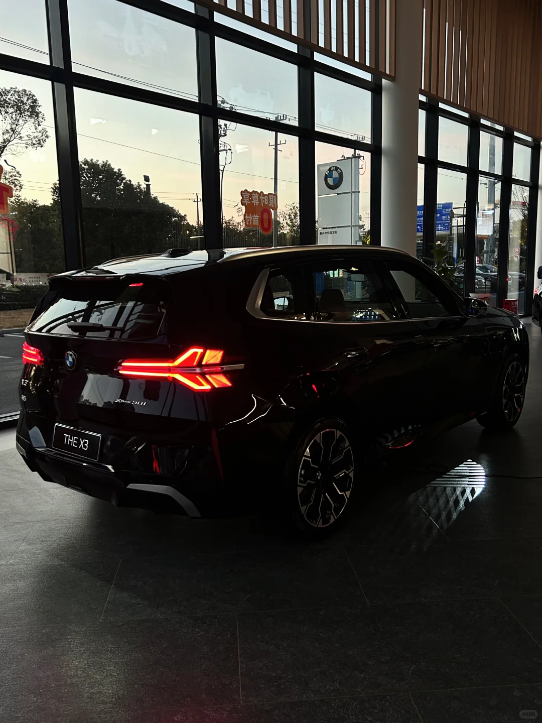 30万级豪华SUV闭眼冲！新款宝马X3真的赢麻了