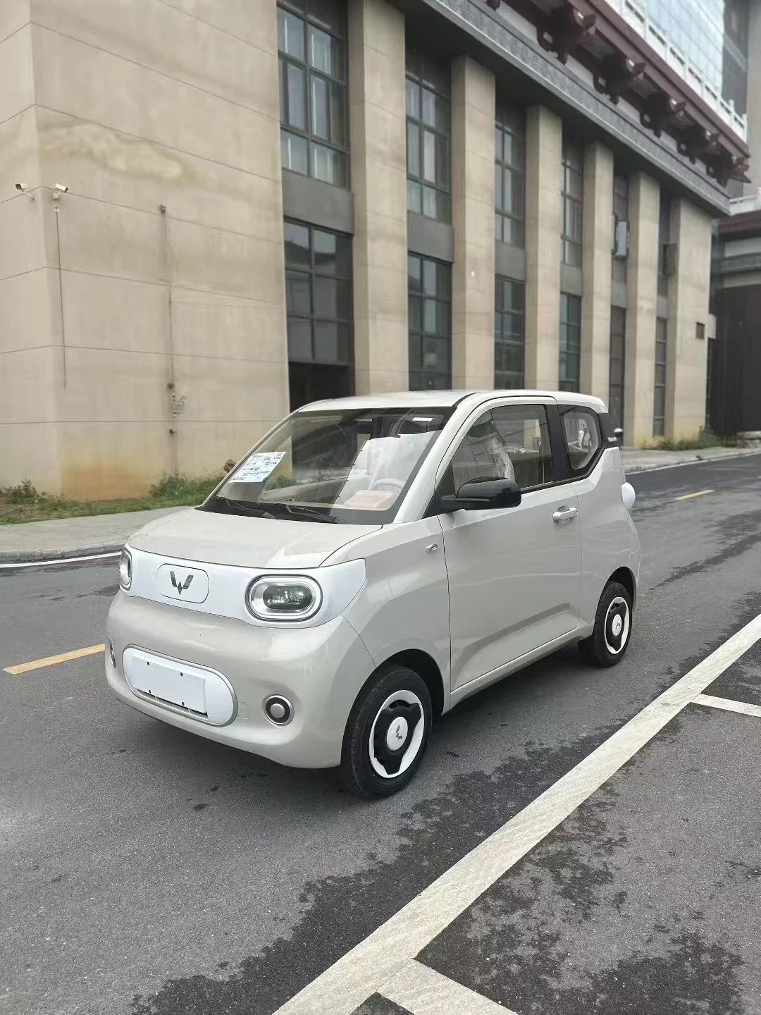 新能源小型代步车