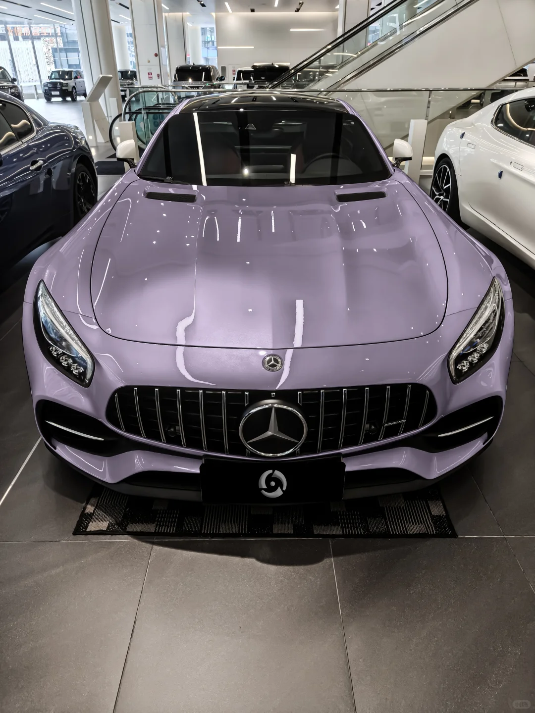 紫色的奔驰AMG，真的好梦幻💜
