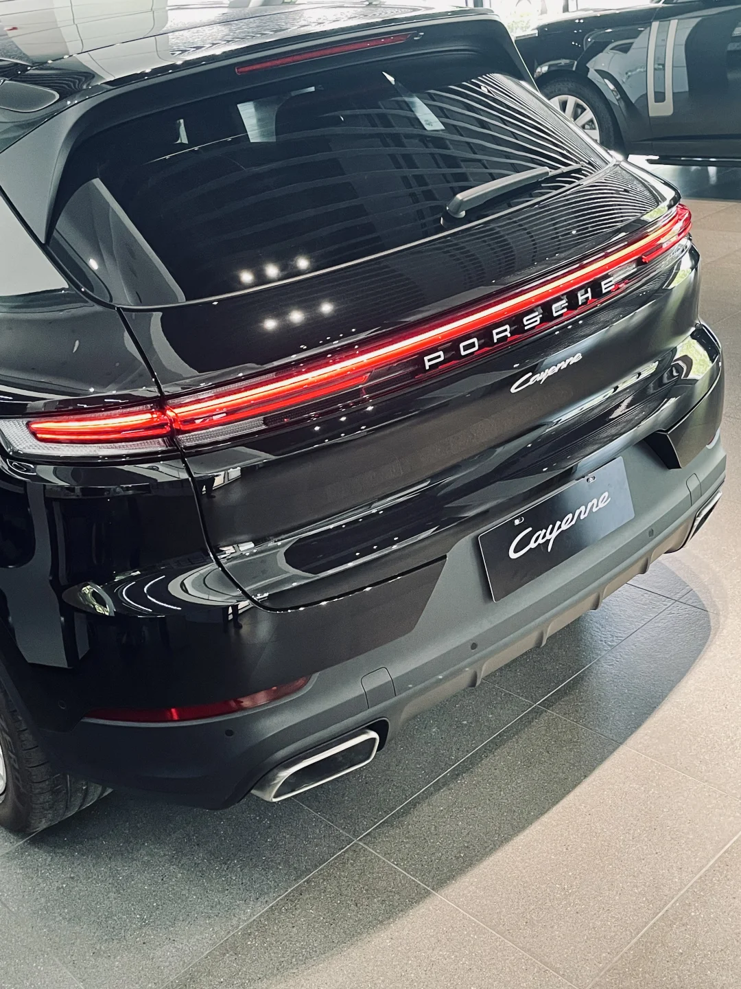 百万级SUV销量王者，全款80万不到提卡宴逐梦