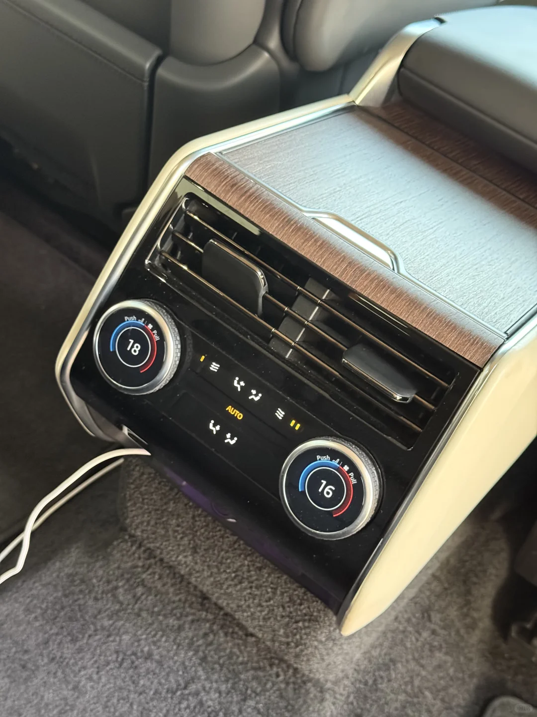 年轻气盛 路虎揽胜，年少轻狂 揽胜加长