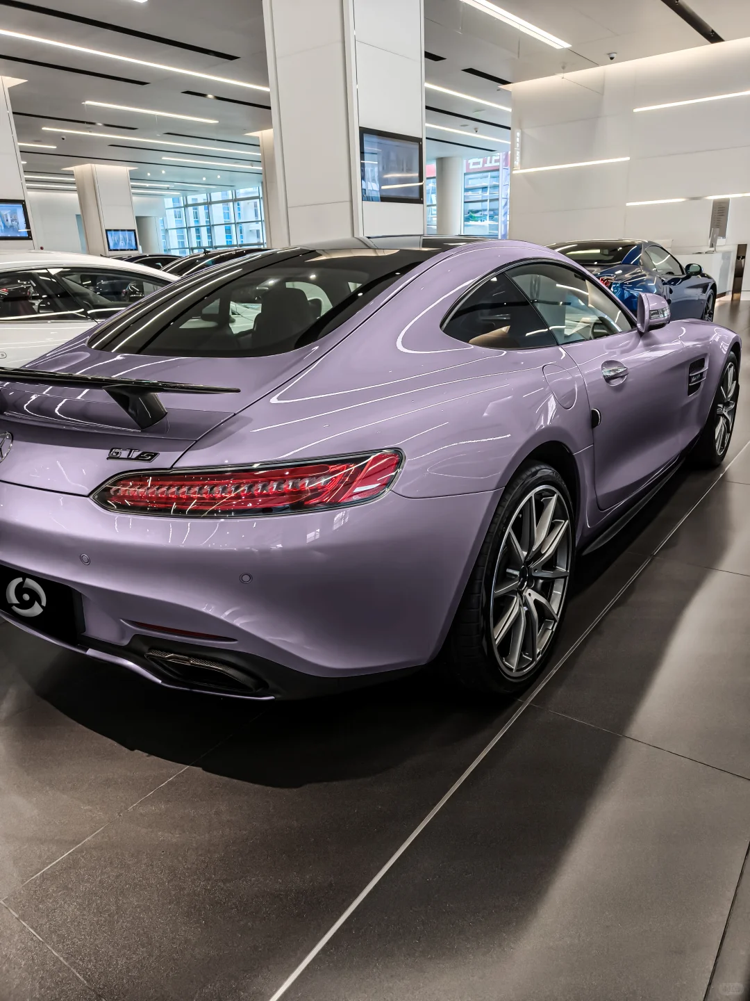 紫色的奔驰AMG，真的好梦幻💜