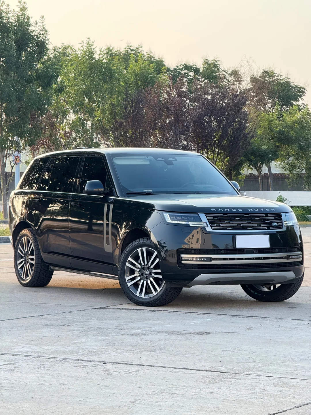 年轻气盛 路虎揽胜，年少轻狂 揽胜加长