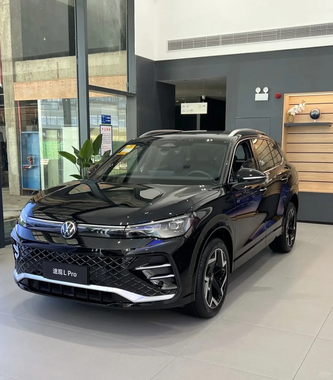 女生开中型SUV也轻松！途观L Pro好开又出片