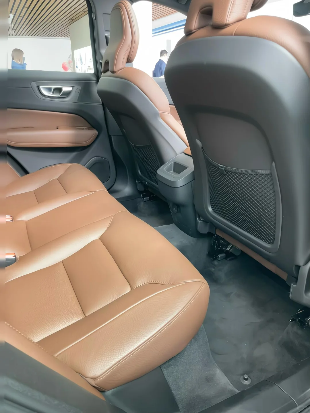 沃尔沃也扛不住了，打6折，24W买豪华四驱SUV