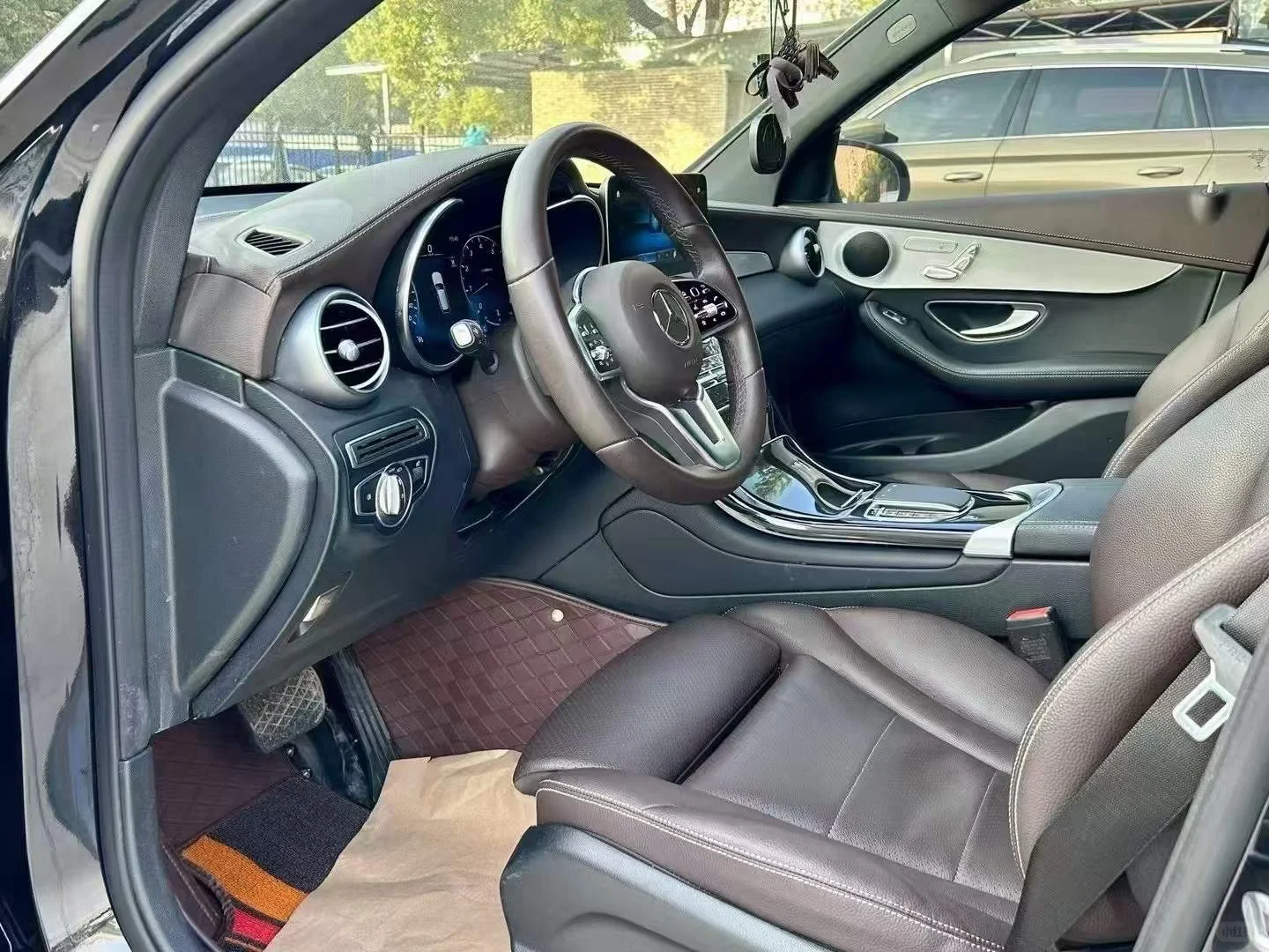 旅行没车太麻烦？这台奔驰SUV绝了😎