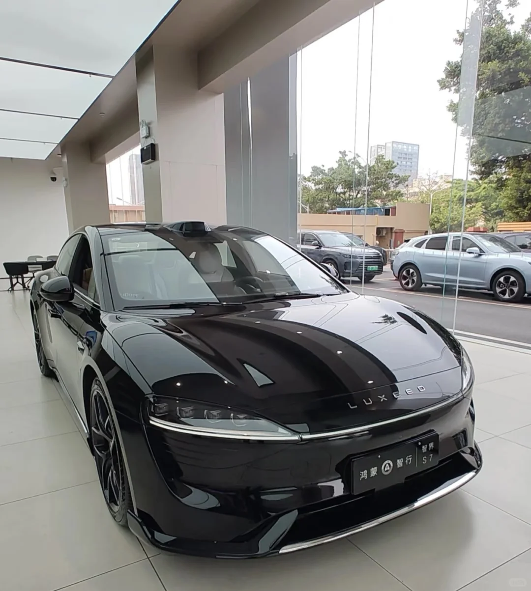 最新出炉纯电100度展车↓3w