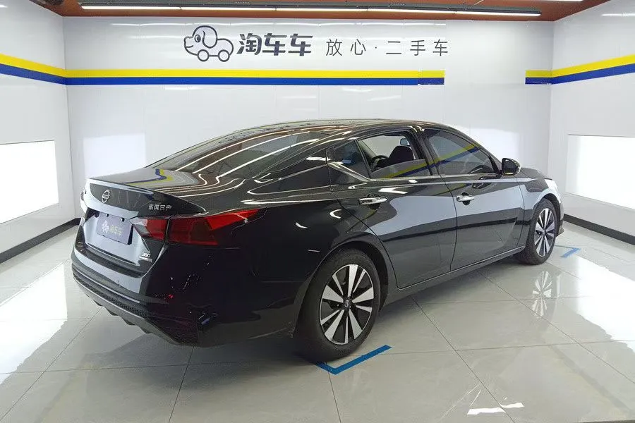 0.7万提天籁2.0T🚗 大沙发家用轿车太香了！