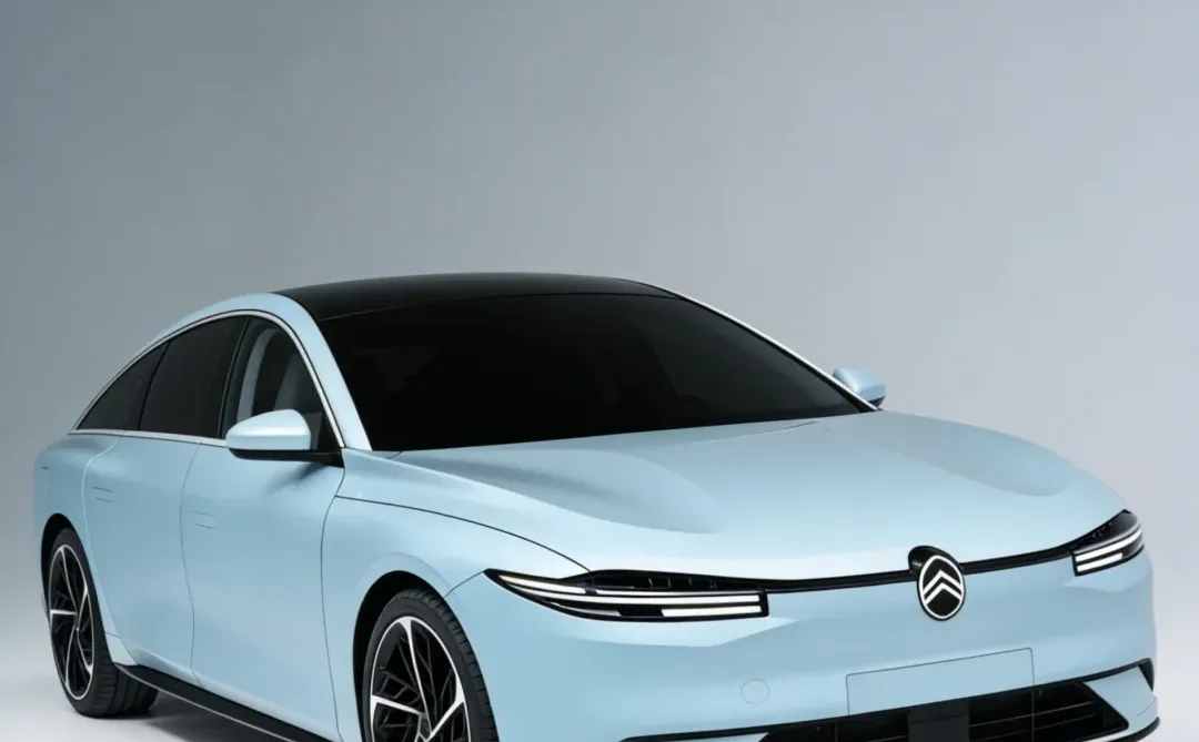 东风雪铁龙全新 C4L 纯电轿车