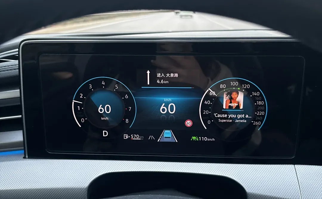 特斯拉的辅助驾驶没有大众的好用