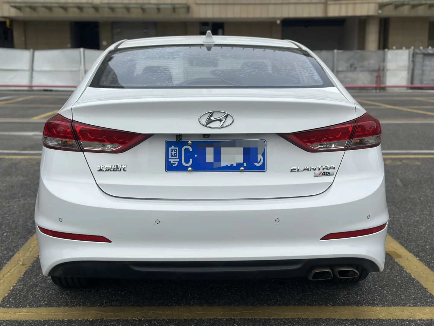 年轻时尚的小轿车—现代领动