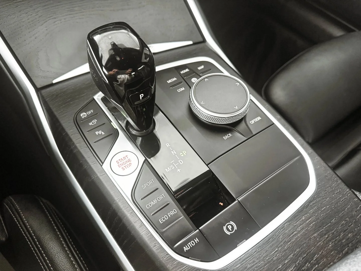 2022 BMW 3 Series M340i 白外黑内 4️⃣字头