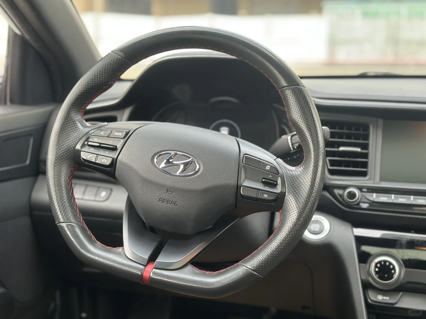 年轻时尚的小轿车—现代领动