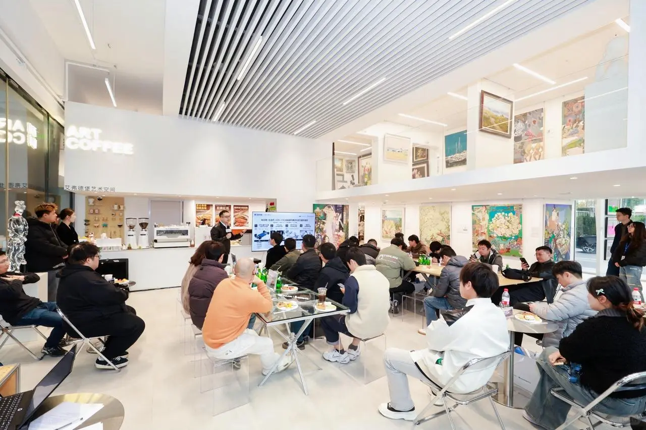 听说昨天有位AI司机通过了“杭州路考”