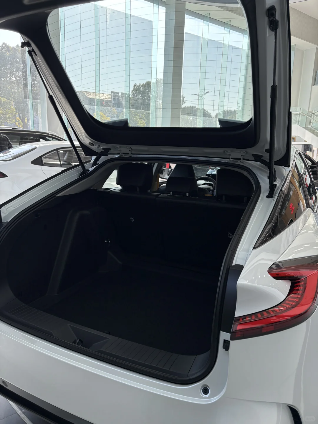 12万级家用纯电轿车，我推荐一汽丰田bZ5