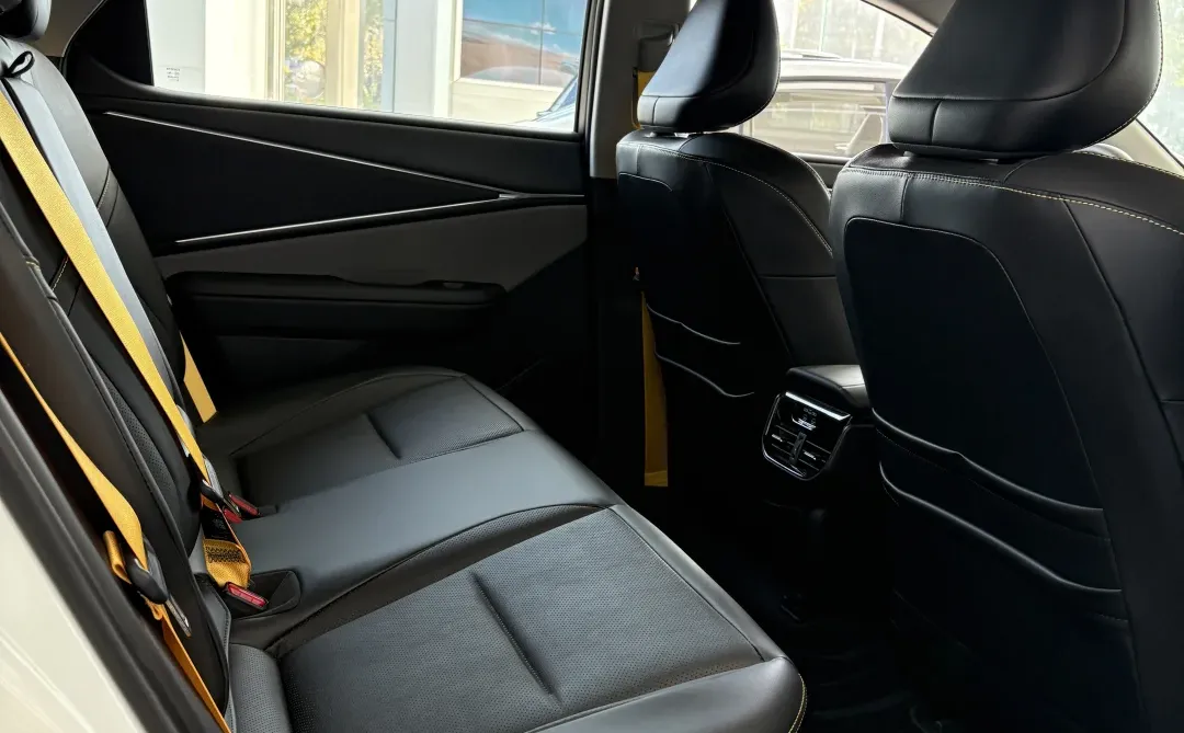 12万级家用纯电轿车，我推荐一汽丰田bZ5