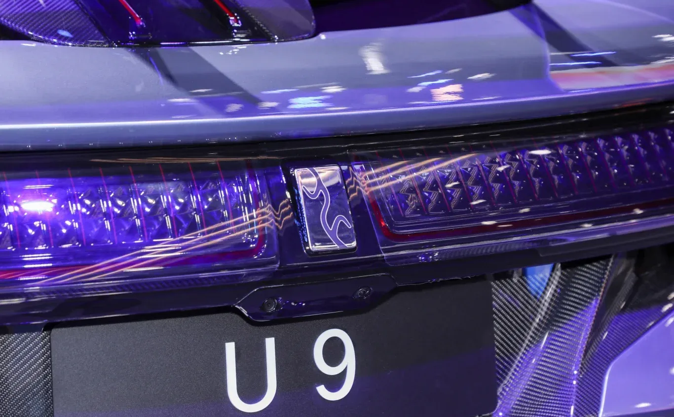 仰望U9：496km/h的电动超跑新纪元