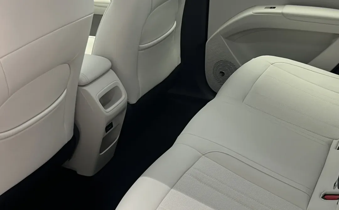 10万级纯电“宝藏车”！吉利银河星愿太懂女