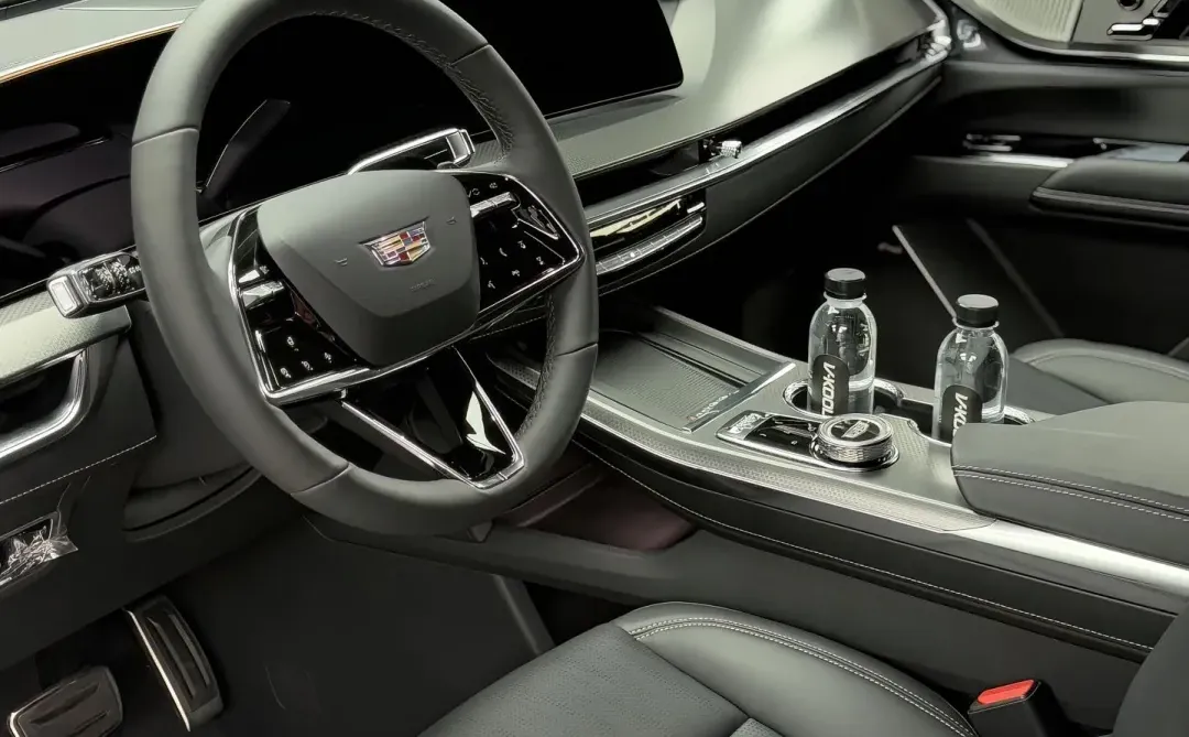 XT5的黑色真的很黑武士！