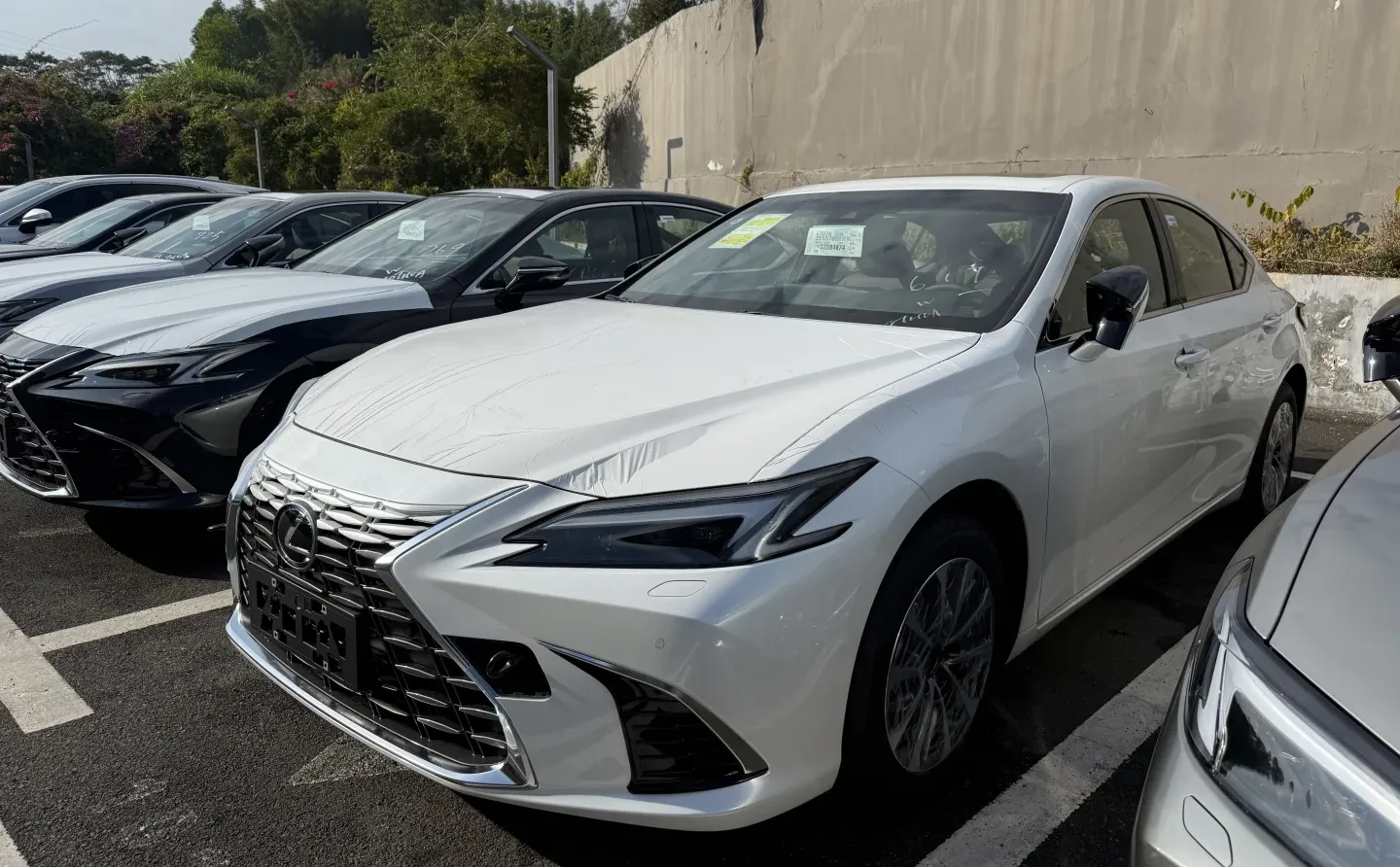 雷克萨斯ES、现车、有喜欢的吗？