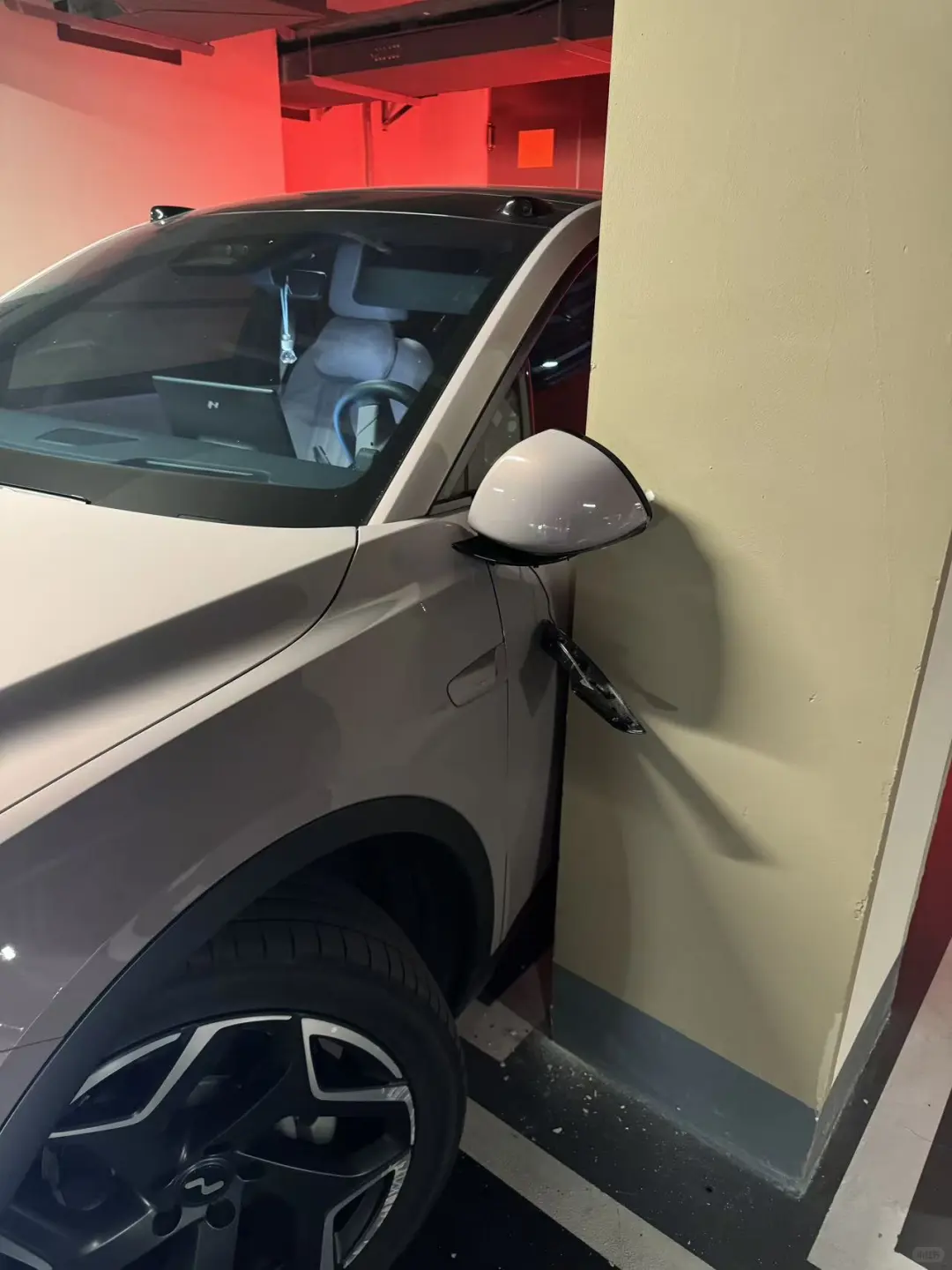 乐道自动泊车出现bug，推脱责任