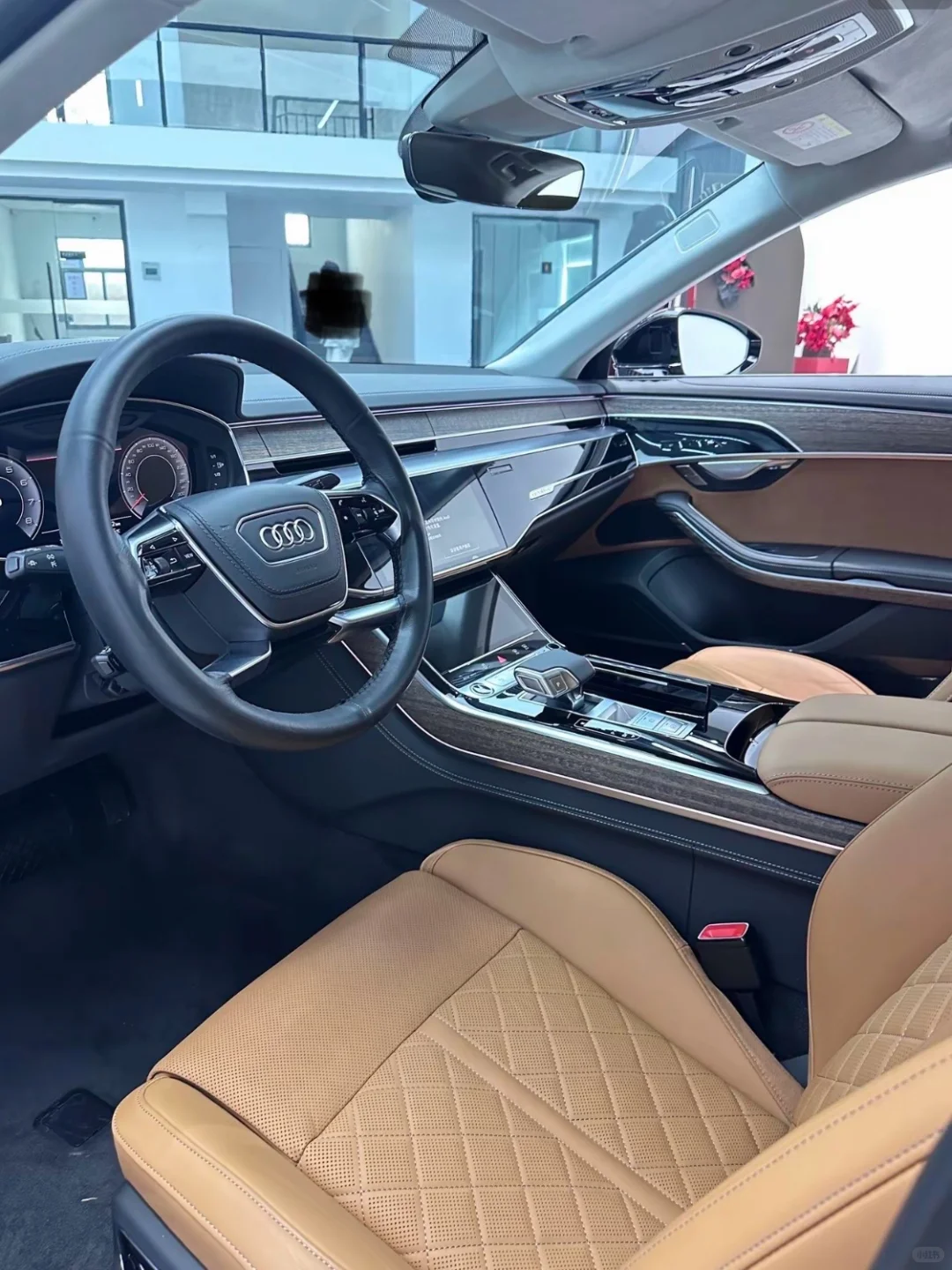 闲闲闲闲闲置奥迪A8L出租！！