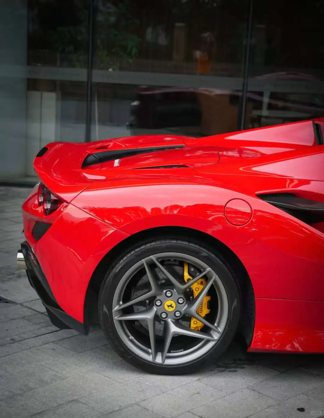 堪称魅魔啊！人类高质量跑车还得是法拉利！