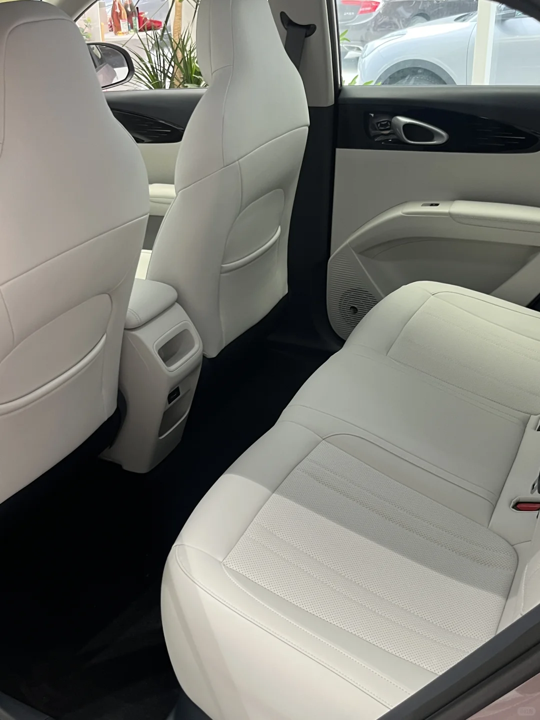 10万级纯电“宝藏车”！吉利银河星愿太懂女