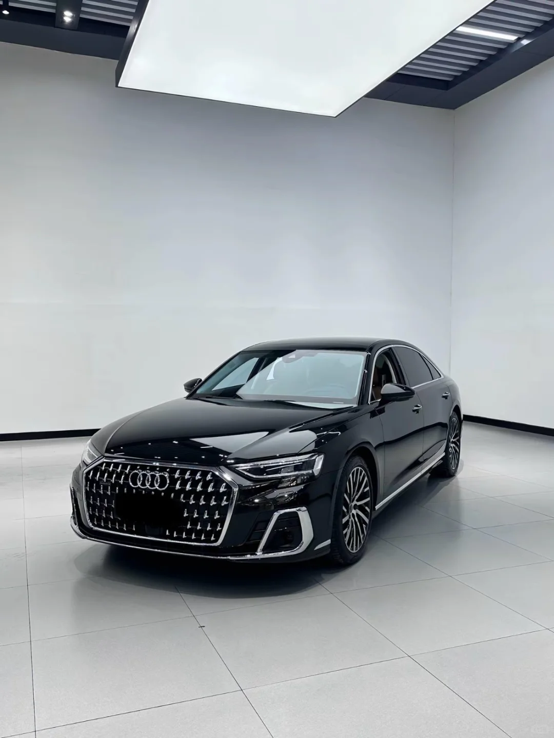 闲闲闲闲闲置奥迪A8L出租！！