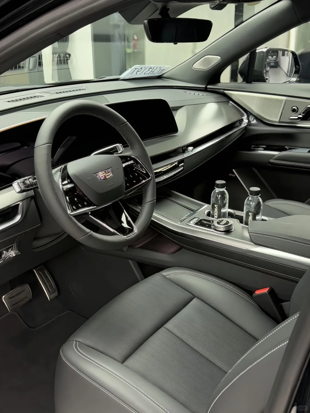 XT5的黑色真的很黑武士！