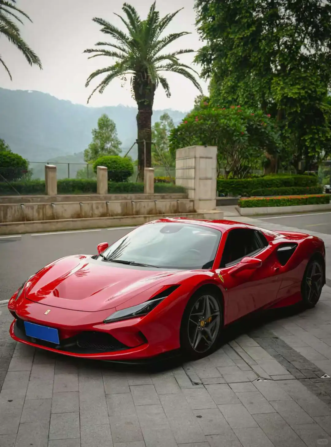 堪称魅魔啊！人类高质量跑车还得是法拉利！