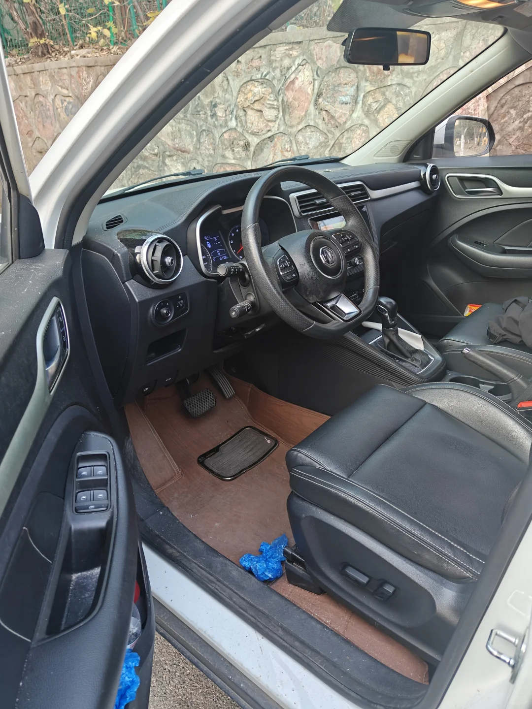 南京诚捷众汽车出售二手车