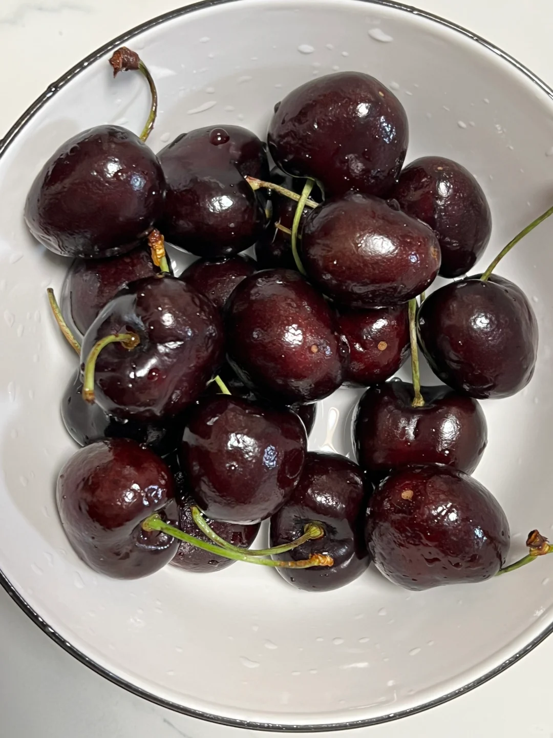 黑车红车哪个好？