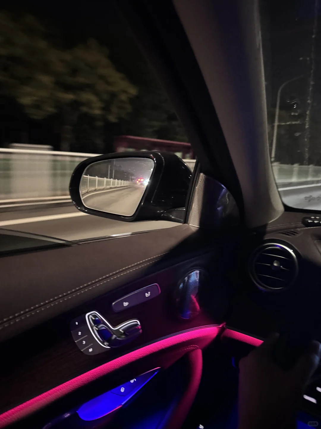 主驾驶位，大家图自取