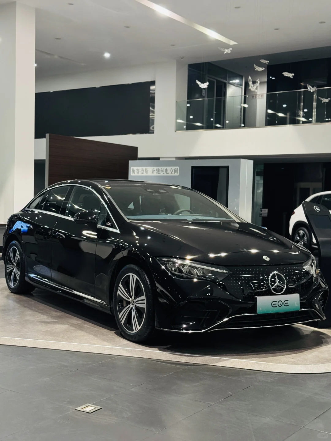 ✨ 奔驰EQE500纯电轿车✨
