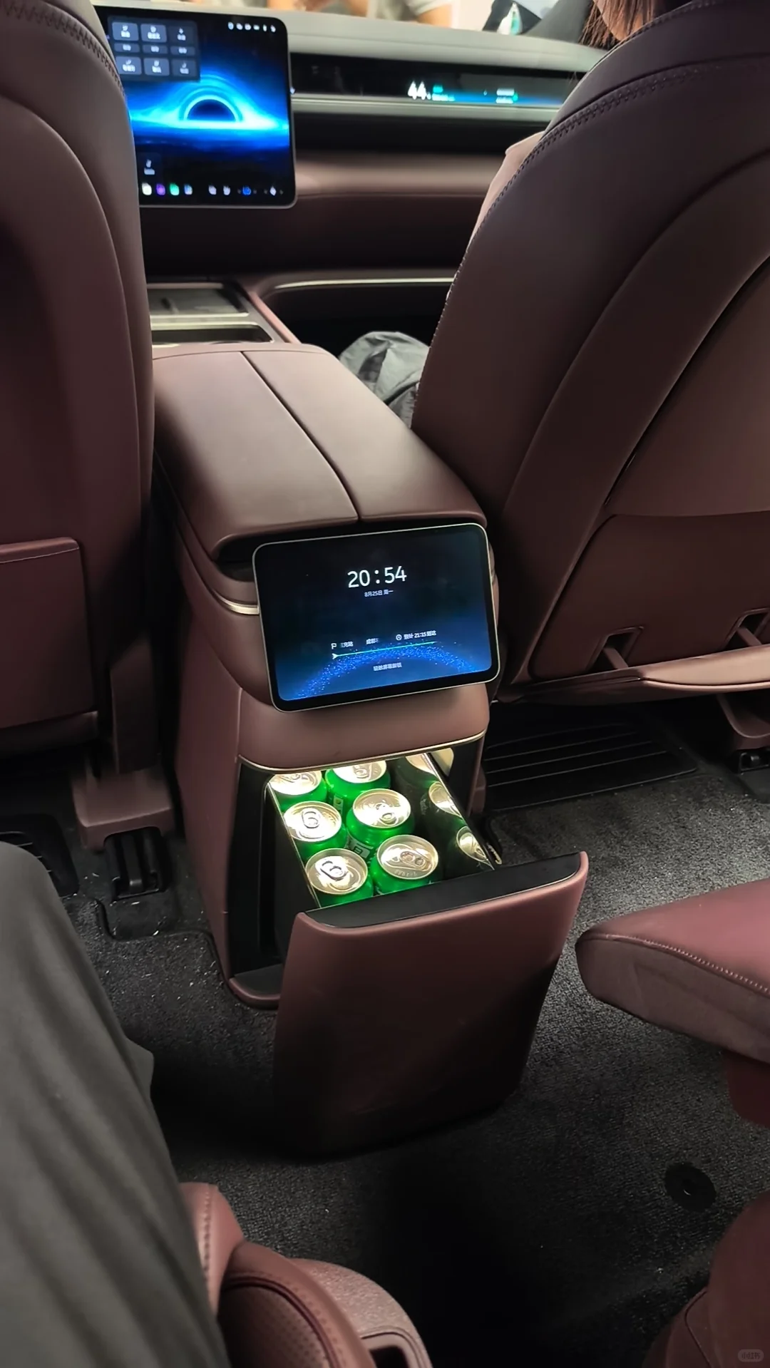 全新3代蔚来es8，巨大无比！！！