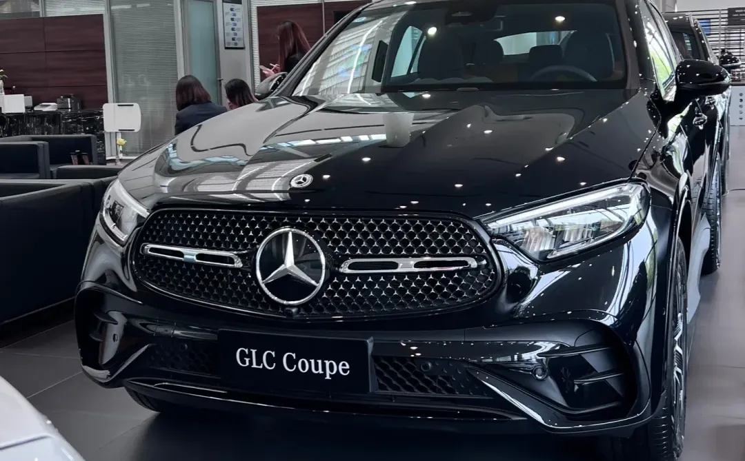 泰州｜奔驰GLC Coupe黑色现车