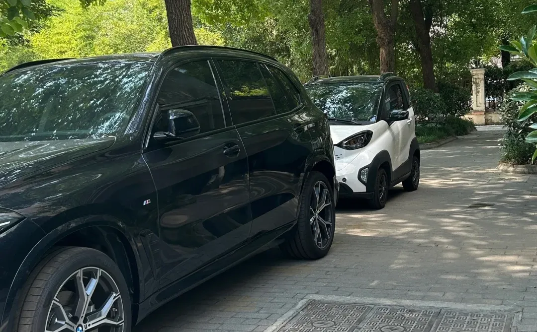 神车老头乐，开着真快乐。