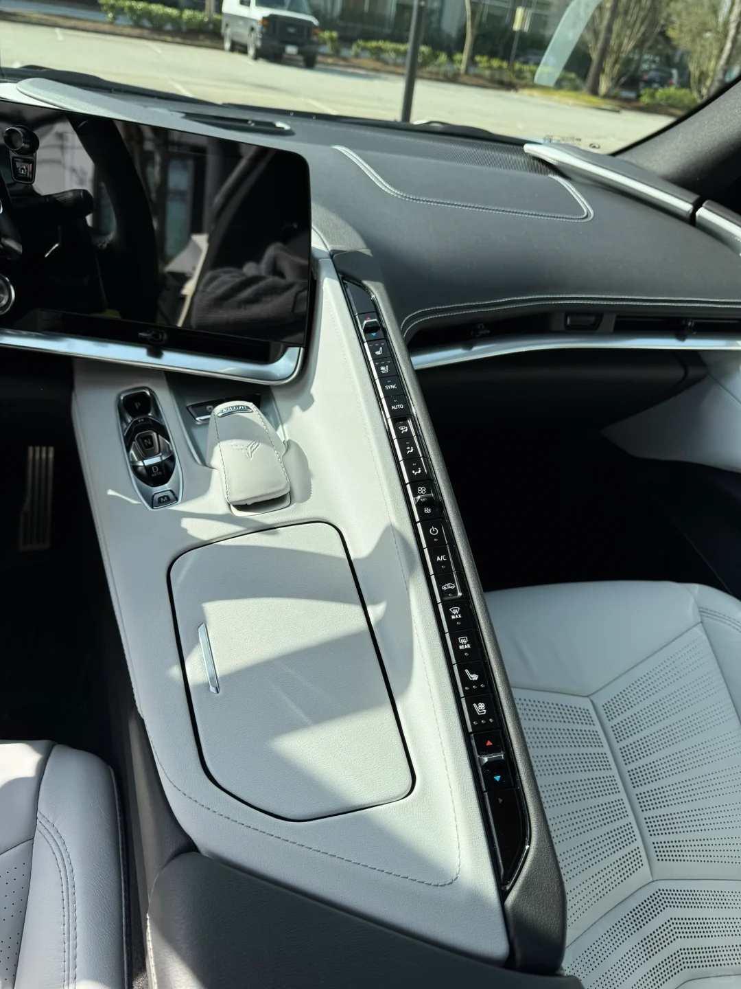 C8克尔维特: 中置6.2自吸大V8！