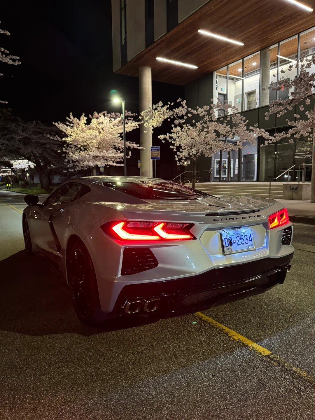 C8克尔维特: 中置6.2自吸大V8！