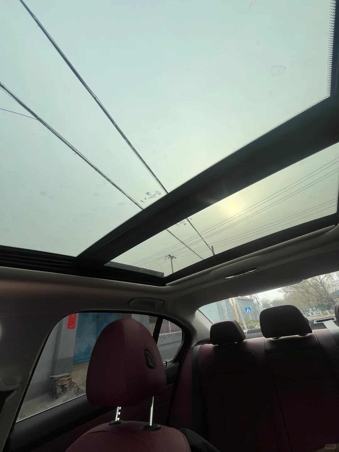 00后大学生勇闯租车—宝马320Li