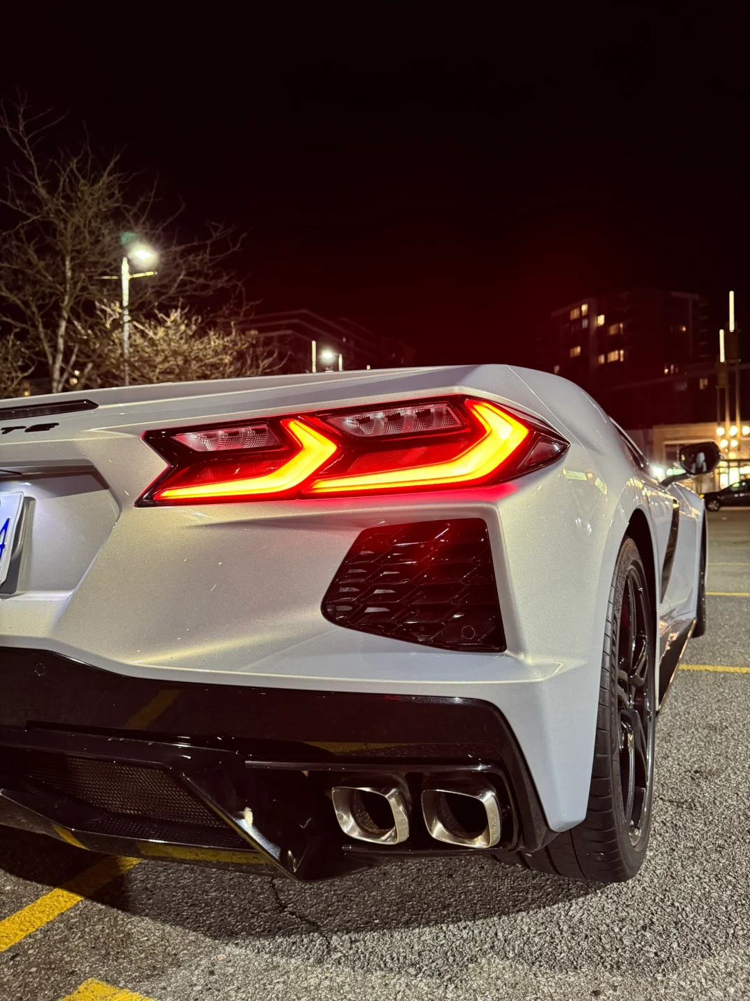 C8克尔维特: 中置6.2自吸大V8！