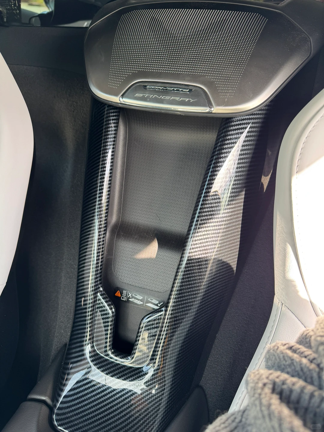 C8克尔维特: 中置6.2自吸大V8！