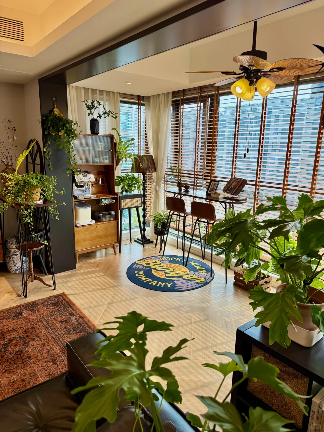 这么好看的阳台，真的很难忍住不拍照！