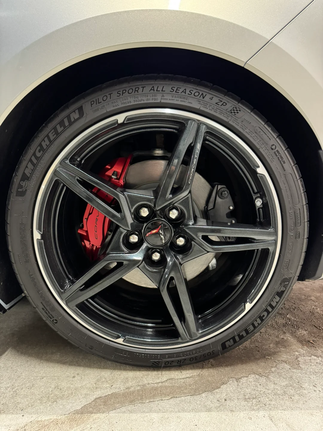 C8克尔维特: 中置6.2自吸大V8！