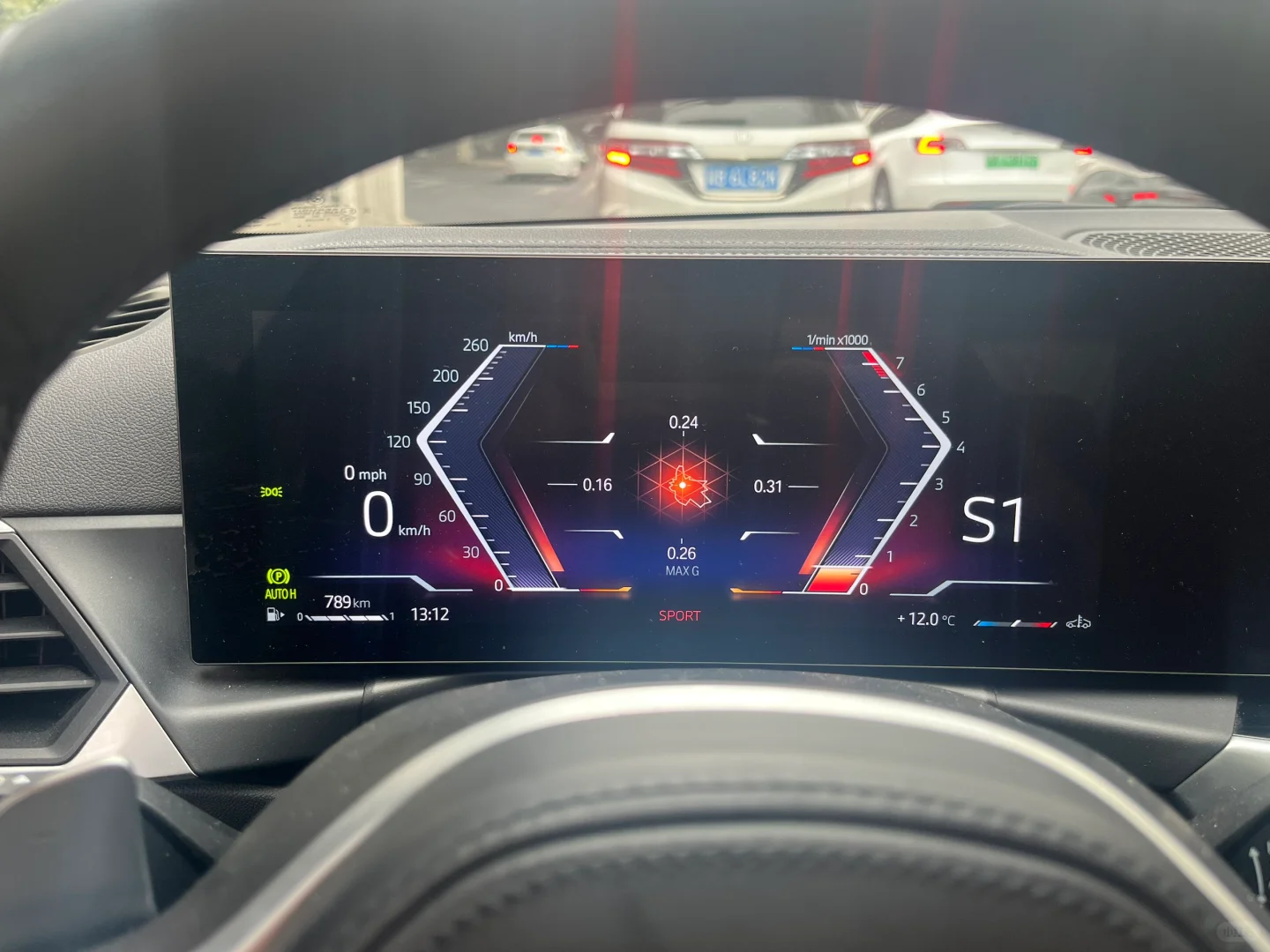 00后大学生勇闯租车—宝马320Li